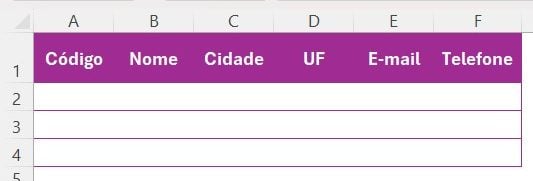 Personalização da Planilha de Controle de Clientes no Excel